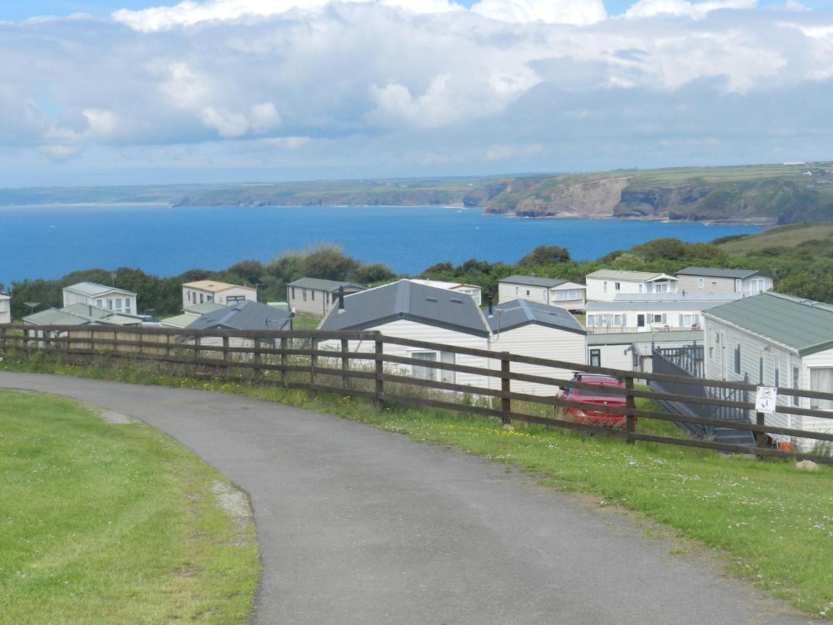 Cwtch Caravans Little Haven Exteriér fotografie