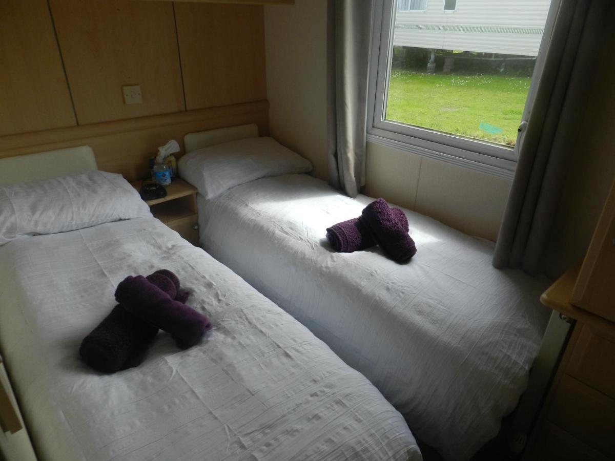 Cwtch Caravans Little Haven Exteriér fotografie